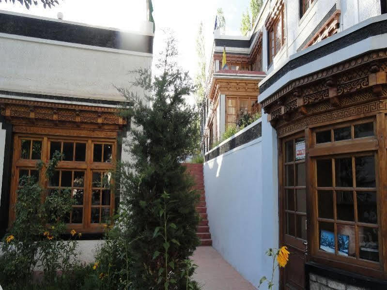 Mandala Hotell Leh Exteriör bild